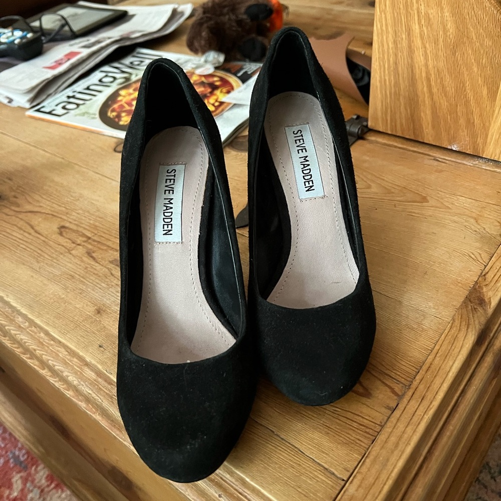 Steve Madden Black Suede Pumps Women’s Size 6